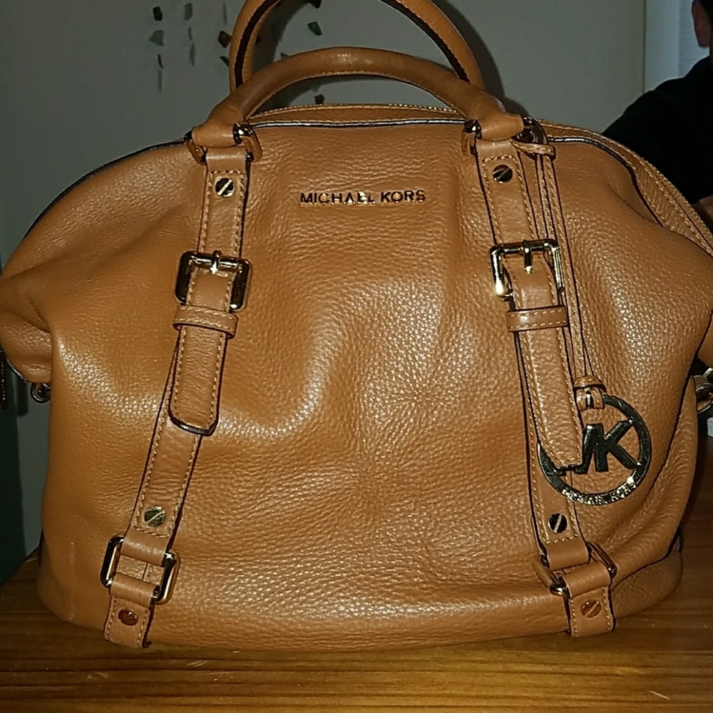 AUTHENTIC MICHAEL KORS BAG